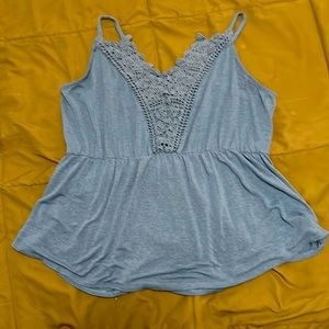 Women’s Maurice’s tank top so large